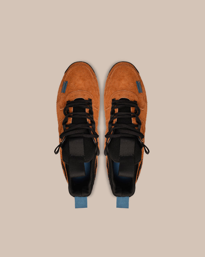 top view  / Approach / Auburn color features tabaco colored hairy suede upper, gross grain webbing for laces. helastic heel detail, stretch mesh internal bootie, vintrage vibram hiking outsole and eva midsole. 